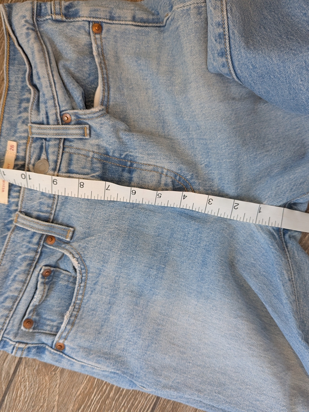 Levi's Ribcage Straight Jeans Size 26 Raw Hem Rigid Light Wash Butter Mom Button - Picture 8 of 10